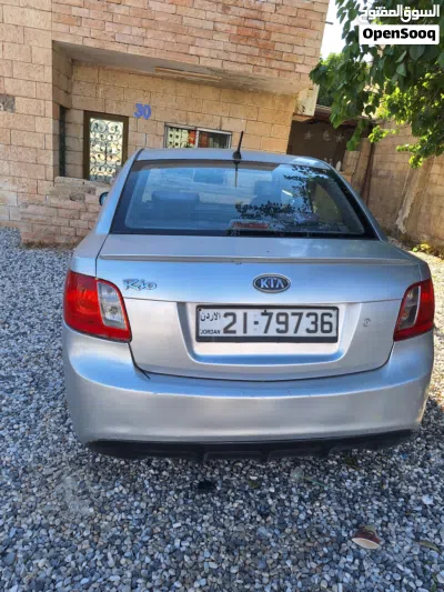 كيا ريو Standard 4