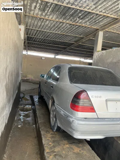 مرسيدس بنز الفئة-C C 200 4