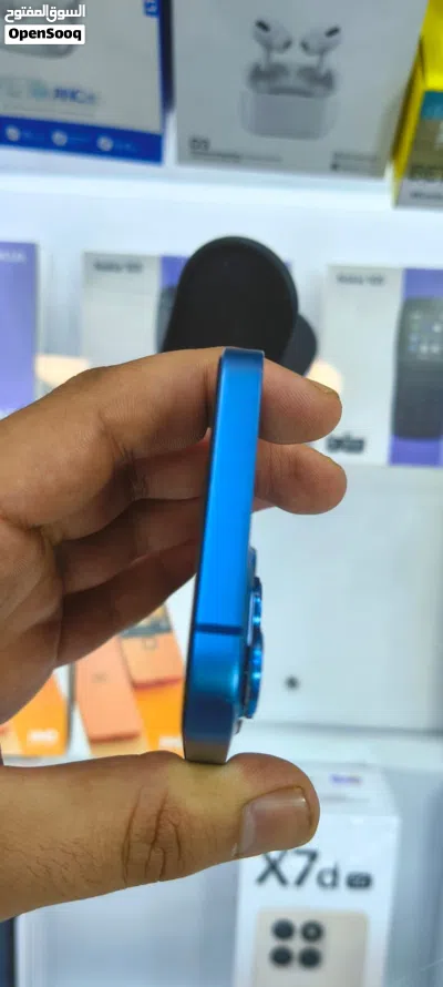 عرّض حرق الأسعار من RT Mobile! ايفون 13 أزرق ملكي نظيف جداً (حبة لقطة) وبطارية +90% 3
