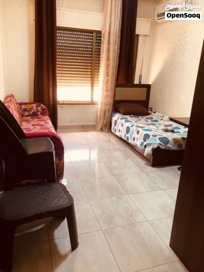 شقة مفروشة مميزة للبيع في شارع الجامعة 3