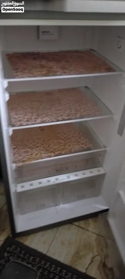 ثلاجة فيستيل لون سلفر 2