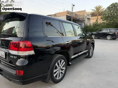 تويوتا لاند كروزر VXR 3