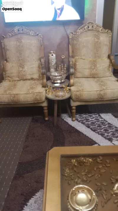 طقم كنب بحاله ممتازه 2