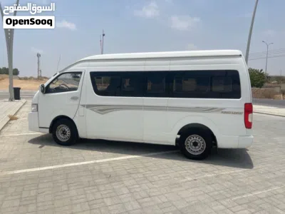 Toyota Hiace Cargo 2
