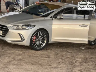 هيونداي افانتي Standard 3