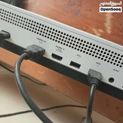 اكس بوكس وان اس مع دركسون مستعمل فتره قليله و قابل بشي بسيط 4