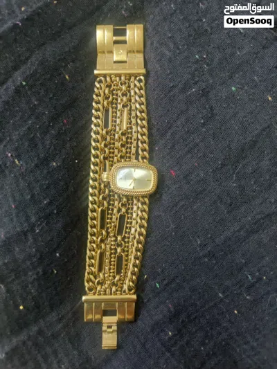ساعه يد نسائي ماركه GUESS مطليه ذهب كلاسيكيه 3