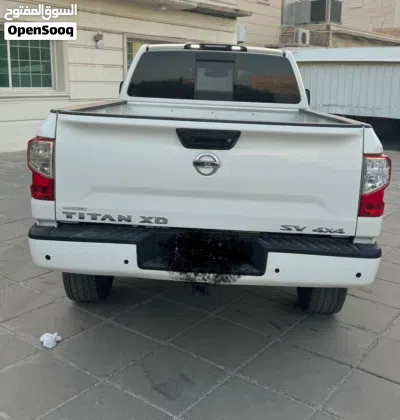 نيسان تايتن XD SV Midnight Edition 3