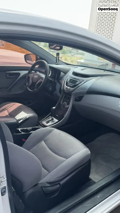 Hyundai Elantra SEL 2