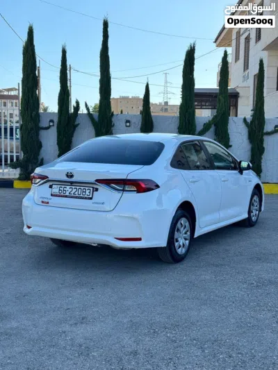 Toyota Corolla Hybrid 2