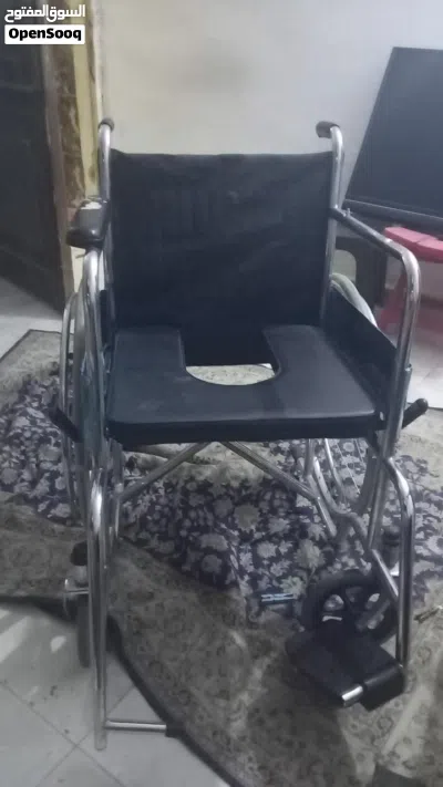 كرسي متحرك يصلح لل استخدام في الحمام 4
