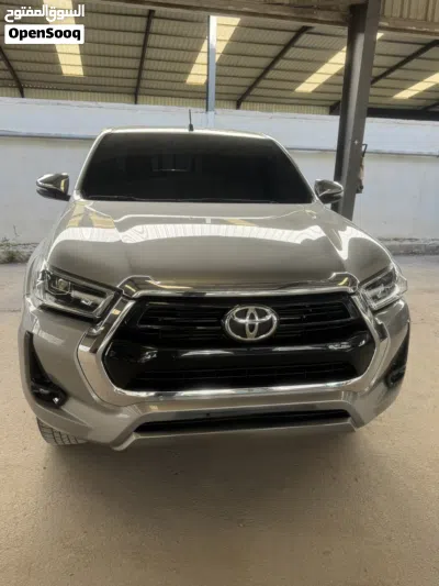 Toyota Hilux SR5 3