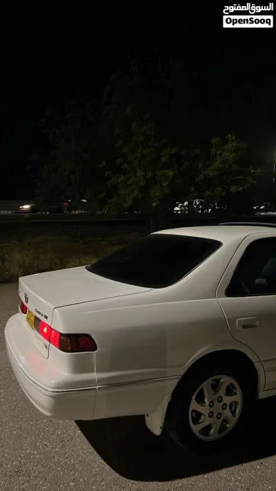 Toyota Camry LE 4