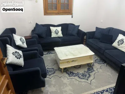 صالون تركي فاخر مريح جدا شبه جديد مع الطاولة والبساط 3