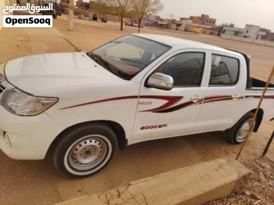 Toyota Hilux GLX 2