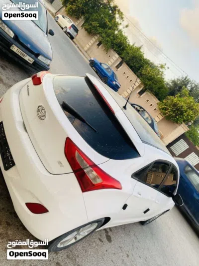 هيونداي i30 GL 4