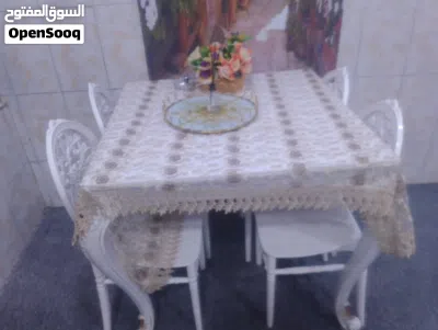 ميز طعام وياه 4كراسي قوي و نظيف90٪ فول حديث بيت صغير اريد ابيع 100و بيه مجال الطيبين 3