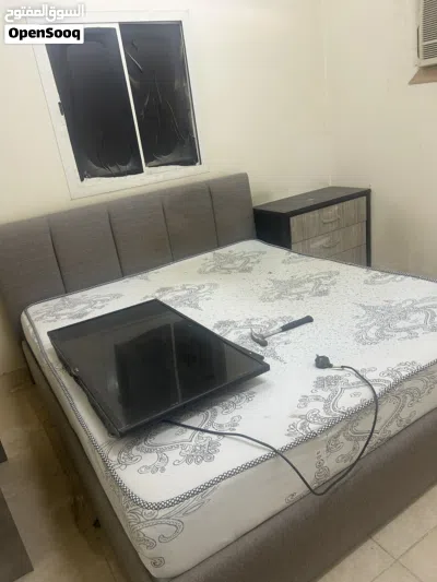 سرير ومرتبه ودولاب 2