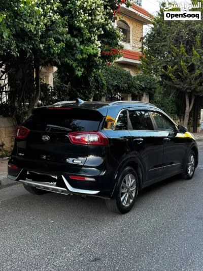 Kia Niro EX 3