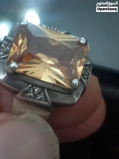 خاتم فضه متوج بحجر كريم جميل 3