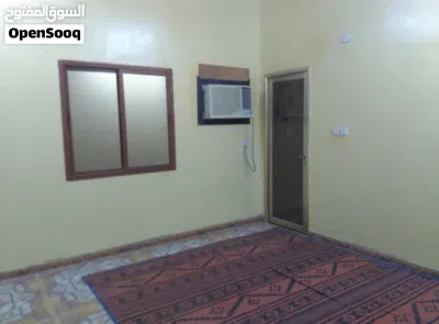 شقة من ثلاث غرف وثلاث ودورات مياه وصالة للعائلات للإيجار السنوي فقط 2
