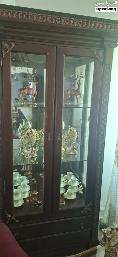طاولة سفرة مع فضية 3