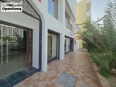 محل للايجار روي موقع مميز قريب مستشفي بدر السما Shop for rent in Ruwi Prime location near Badr A 2
