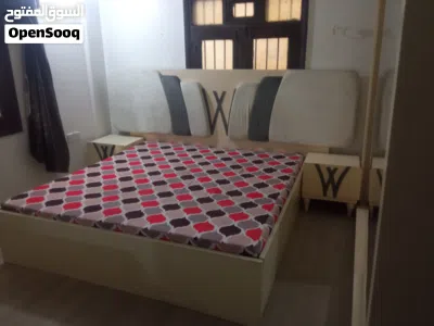 غرفة نوم مودرن كاملة للبيع دولاب مرايا كبير+ تسريحة + كومدينات نظيفة جدًا شارع الجزائر صنعاء 3