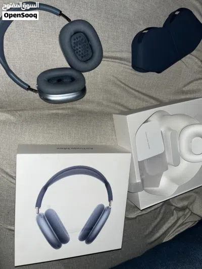 AirPods Max Blue شبه جديدة 2