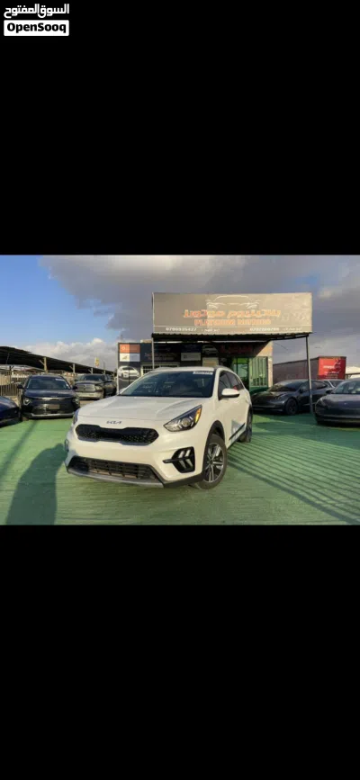 Kia Niro EX Touring 4