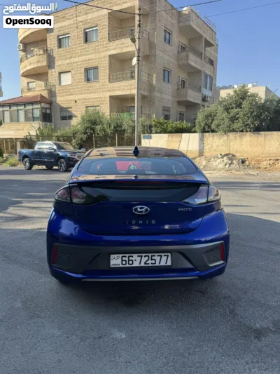 هيونداي ايونيك Standard 4