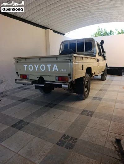 Toyota Land Cruiser Base 2