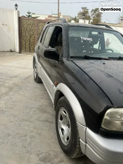 Suzuki Grand Vitara DLX 2