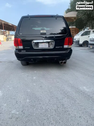 Lincoln Navigator Standard 4