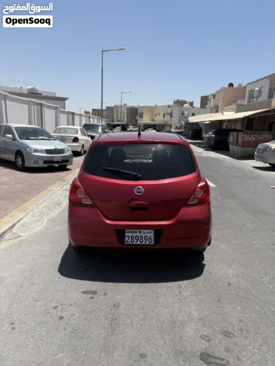 Nissan Tiida 4