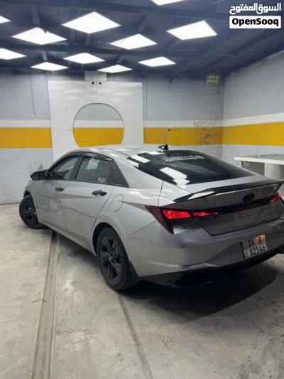 Hyundai Elantra SEL 4