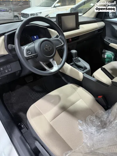 Toyota Yaris Y 4