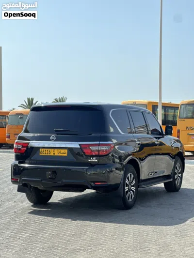 Nissan Armada Platinum 2