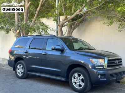 Toyota Sequoia SR 5 2