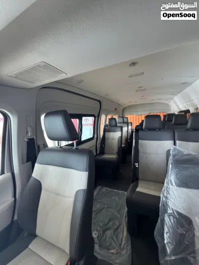 Toyota Hiace Cargo 3