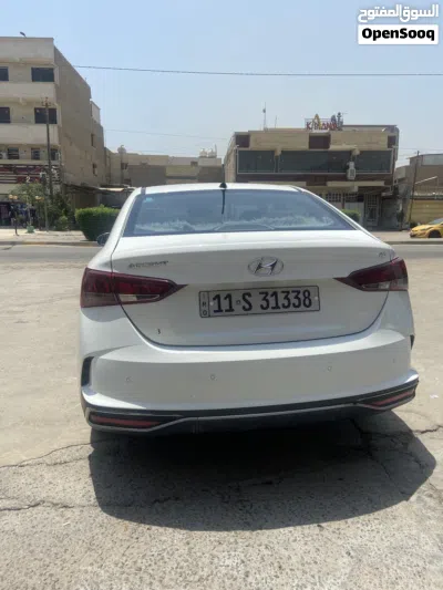 Hyundai Accent Standard 3