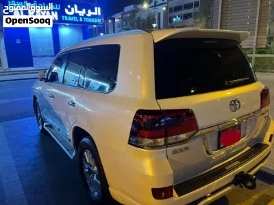 Toyota Land Cruiser GXR 3