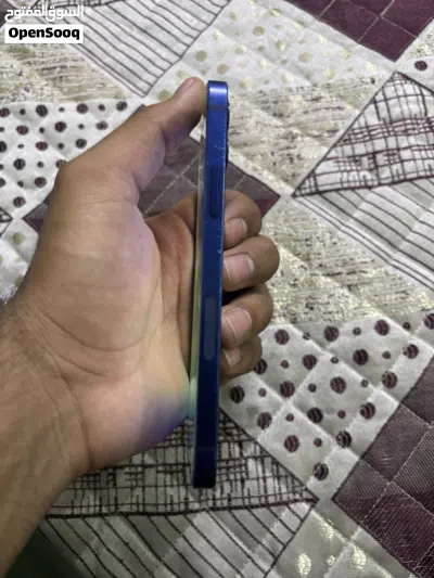 ايفون 12 عادي ذاكره 64 جهاز نضيف مبدل فقط بطاريه سعر 300 او بيه مجال 3