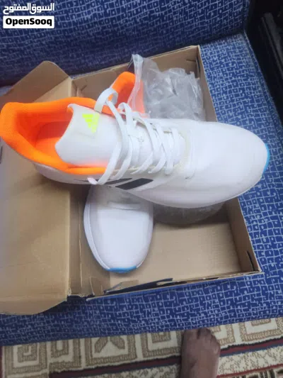 Orignal adidas shoe for sale new unused with box size 42. 3