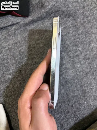 للبيع نظيف بسعر ممتازز iPhone 12 Pro 256GB 4