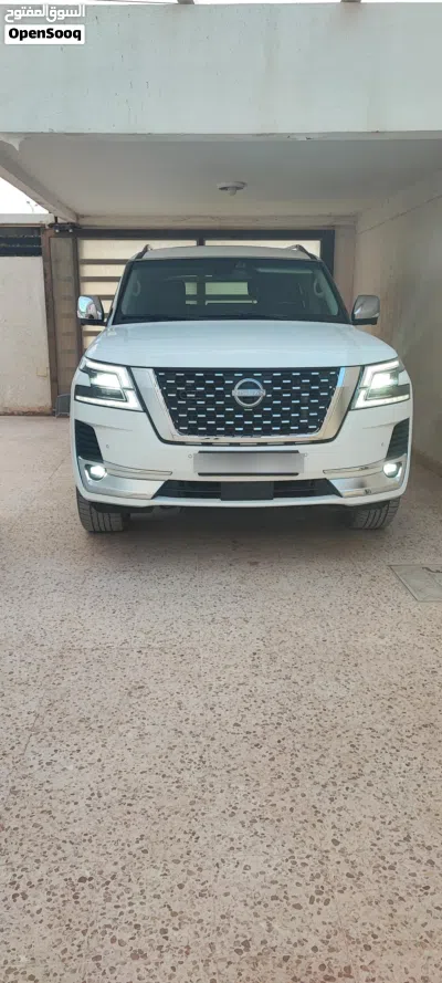 Nissan Armada Titanium 2