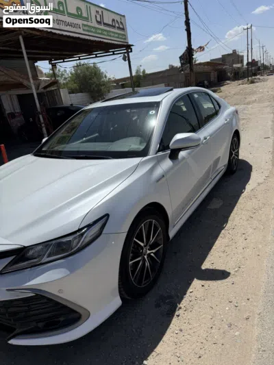 Toyota Camry GLE 4