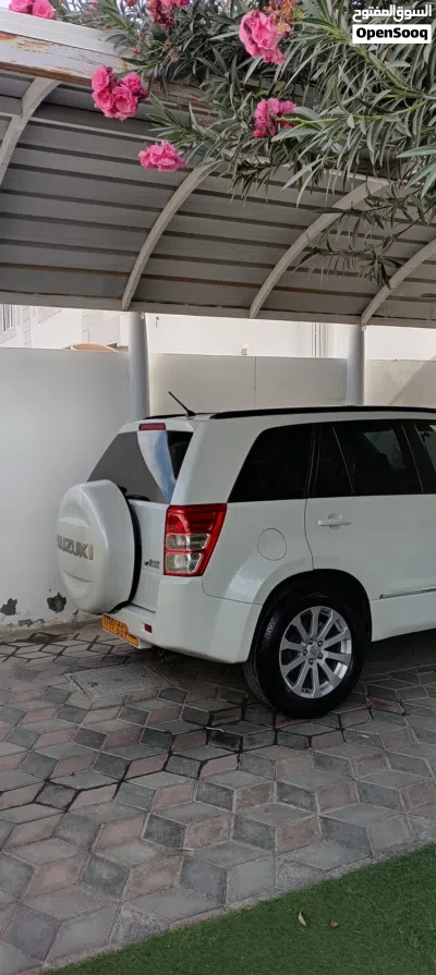 Suzuki Grand Vitara DLX 4