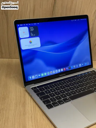MacBook Pro 2020. 16 RAM. 1 TB SSD. Core i5. 13.3-inch 2