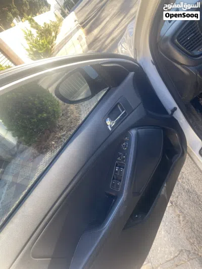 كيا K5 Standard 4